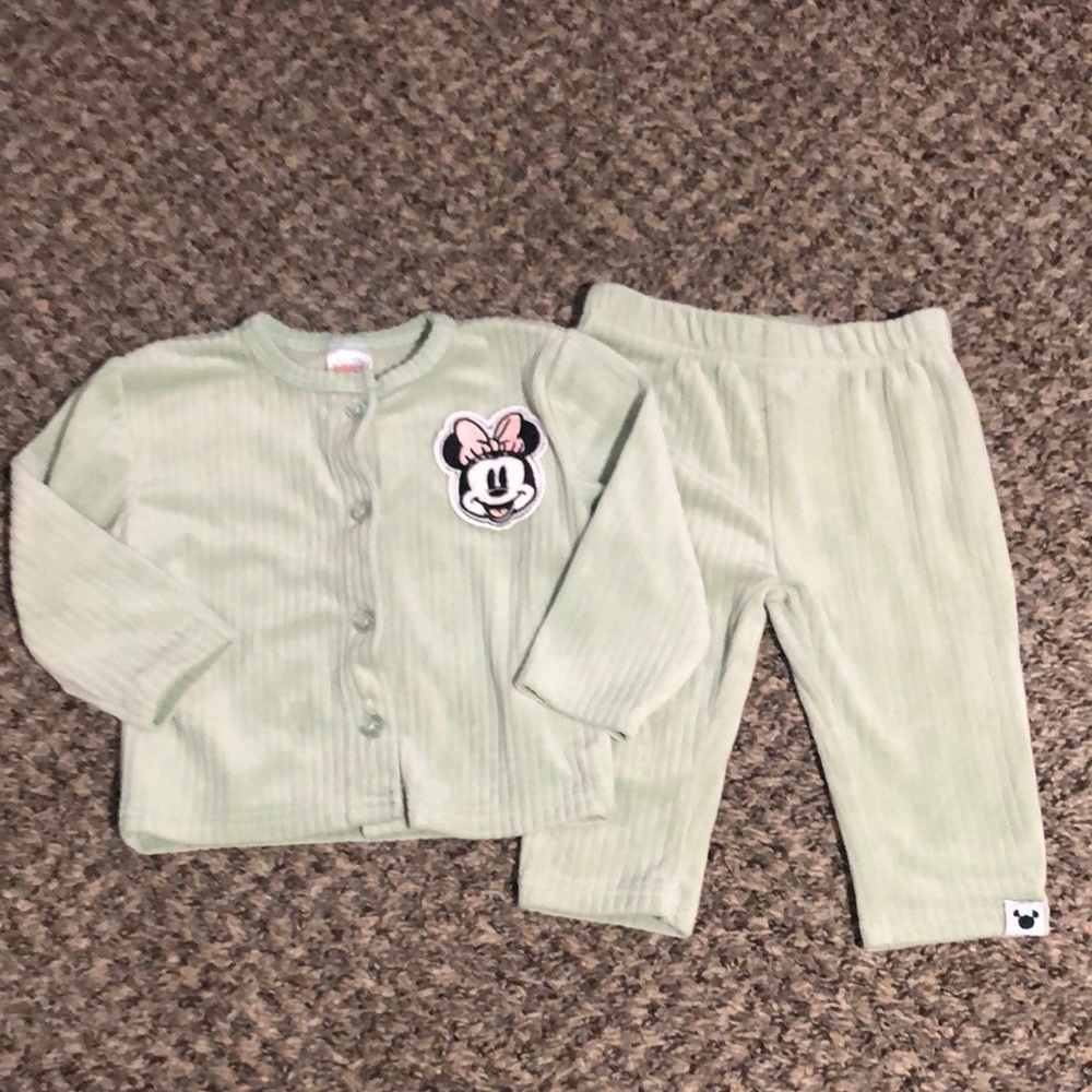 Disney Bundle - Picture 3 of 7